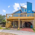 perfect pet friendly house for 10 with a private pool is only 150 feet from the beach in Duck in NC